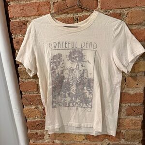 Abercrombie & Fitch Cream Graphic Tee